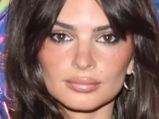 Model Emily Ratajkowski Braless On A Balcony Shows ‘One Of Her Best Looks’